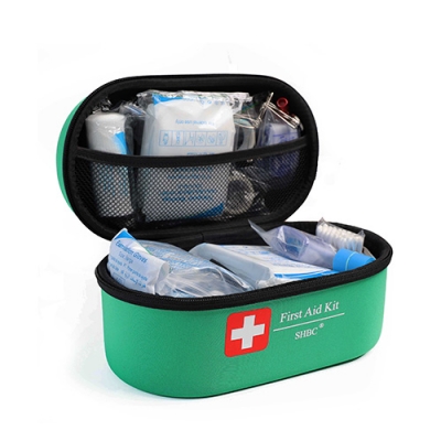 Organisierter Erste-Hilfe-Kits-Container